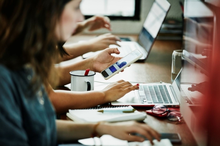 Santé des femmes au travail : les grandes oubliées