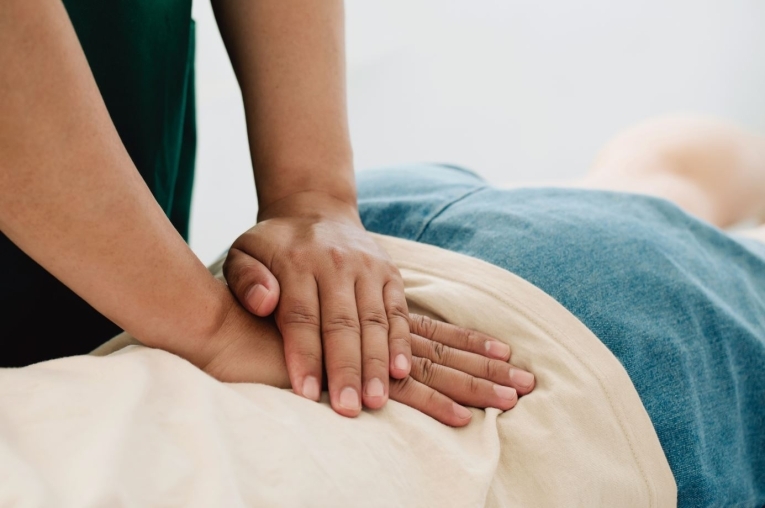 Les jeunes masseurs-kinésithérapeutes sont prêts à pratiquer en zone sous-dense contre une prise en charge de leurs études.