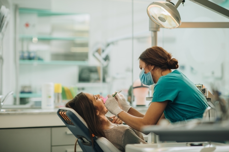 fiche métier : devenir chirurgien dentiste