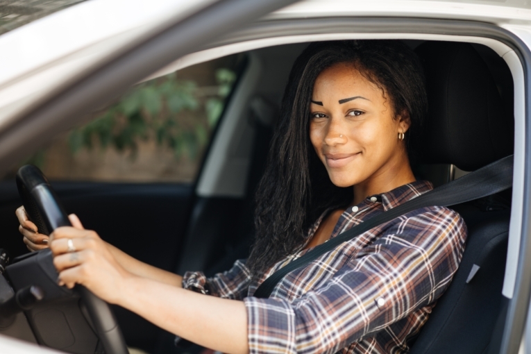 femme au volant