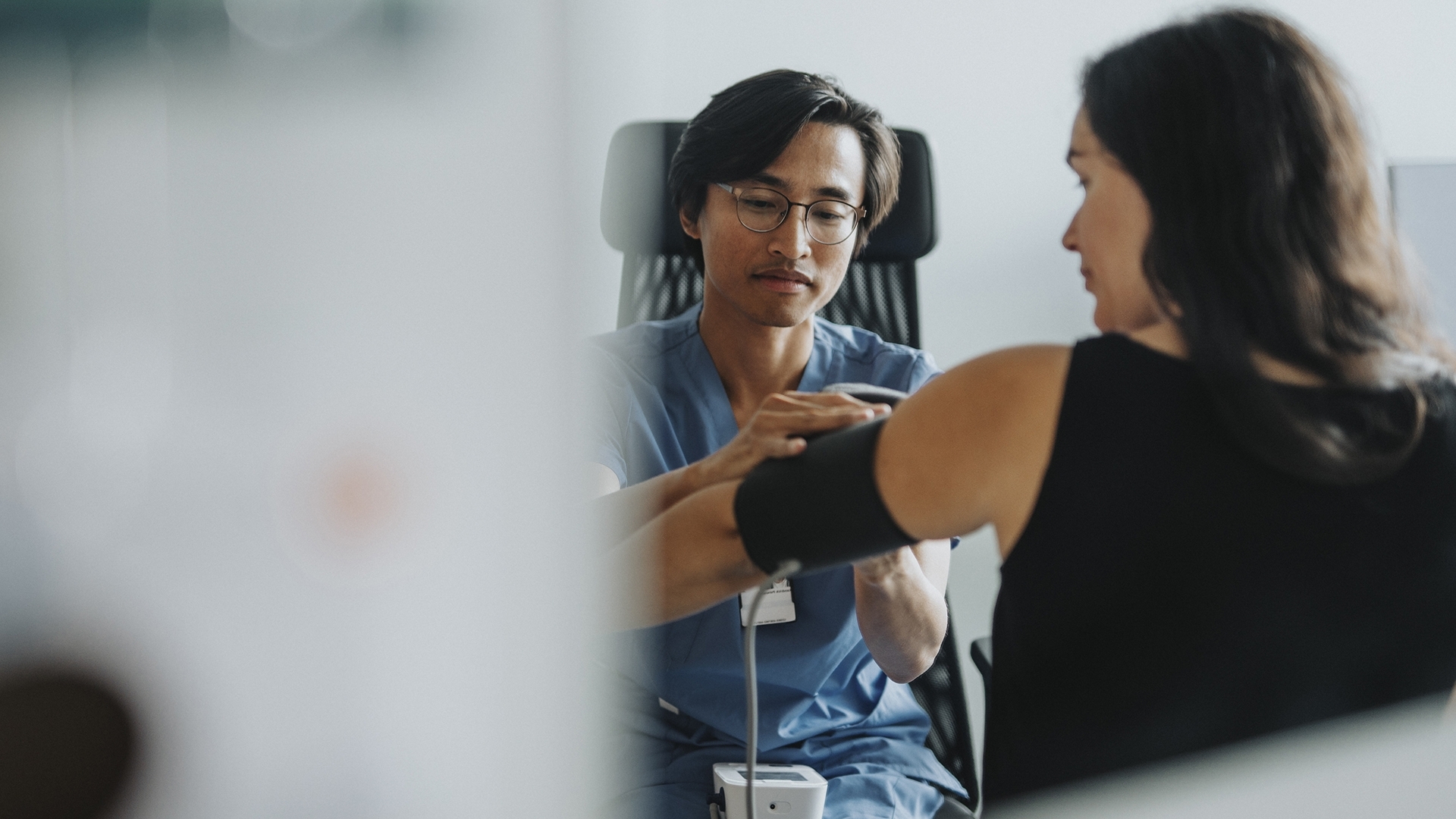 Médecin en consultation