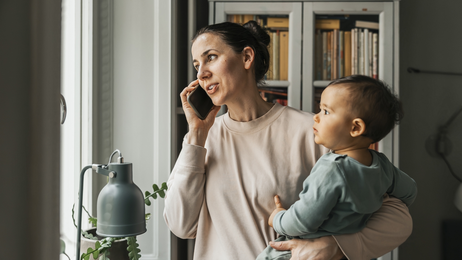 Femme au téléphone